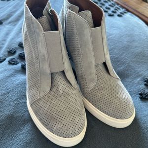 Felicia III Wedge Sneaker
LINEA PAOLO